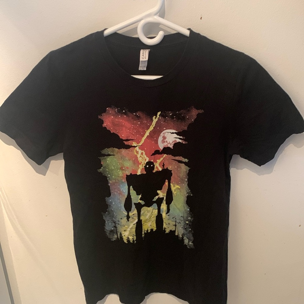 Beautiful Bella Canvas Iron Giant 100% Cotton Tshirt SZ Small